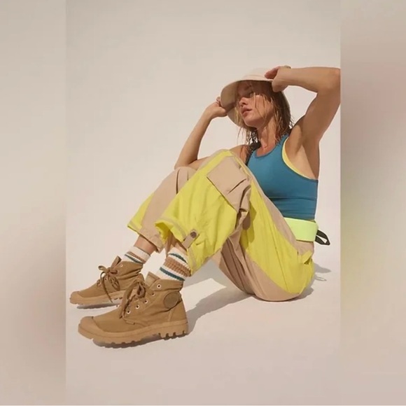 Free People Mesmerize Me Pants NWOT Size Large - Picture 3 of 8